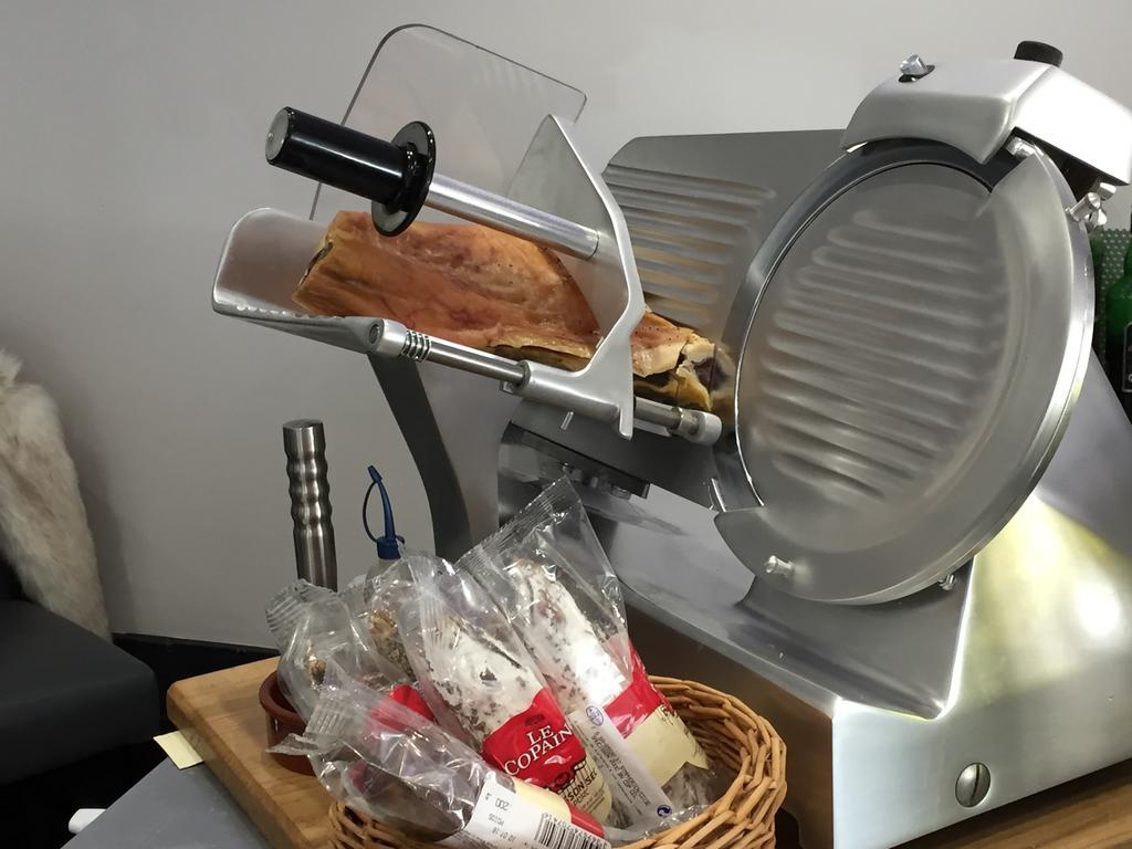 Hostellerie Normande Houlgate Bagian luar foto